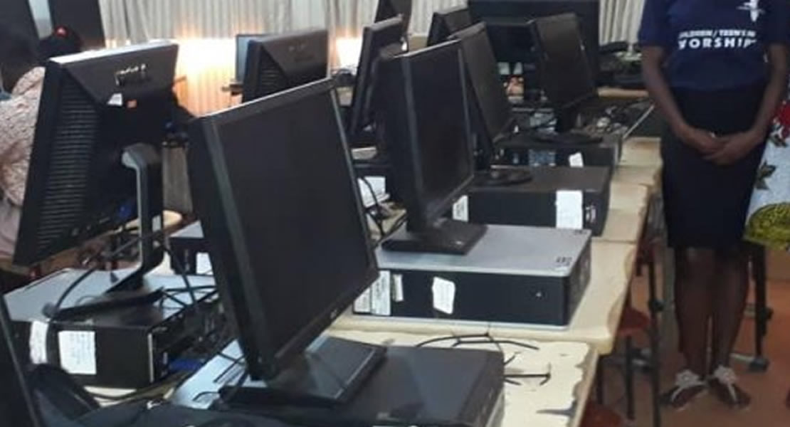 Odododiodio MP donates 25 computers to schools