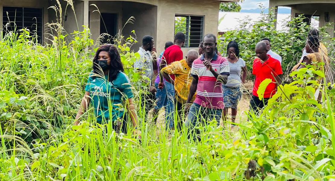 N. Dayi MP visits abandoned clinic and bungalow at Wadamaxe