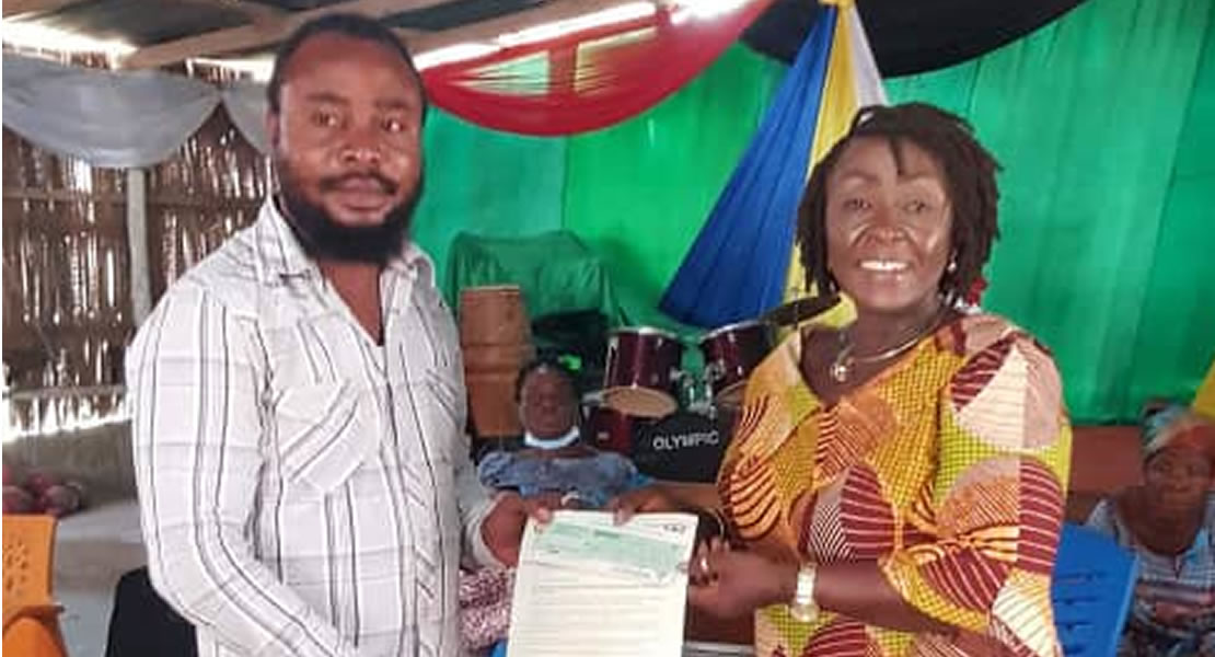 Dzifa Gomashie gives financial supports to NDC Branch Executives in Ketu South