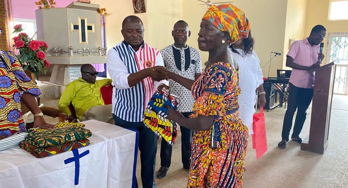 Akyem Oda MP donates to the aged in his constituency